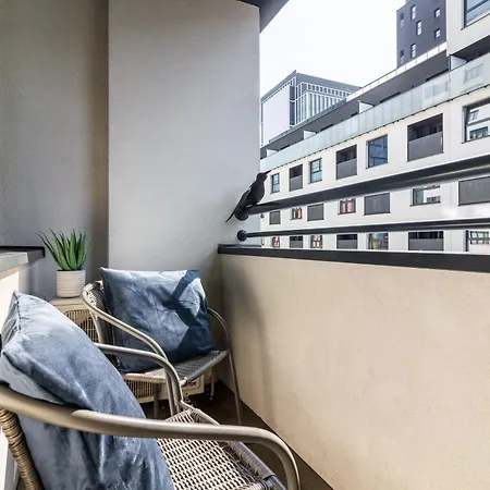 Апартаменти Near Sky Tower Free Parking For 2 Cars *